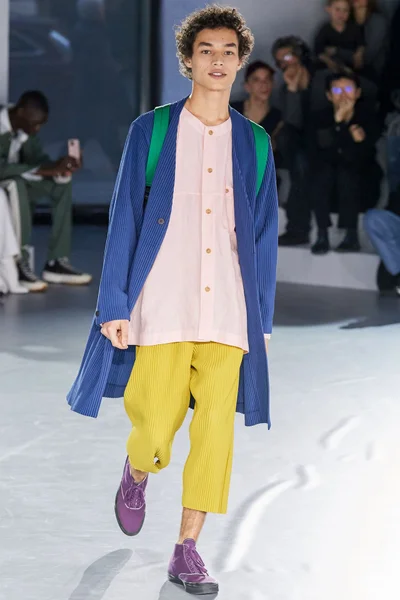 Look 8